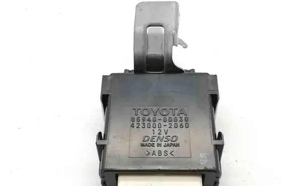Toyota Yaris Other devices 859400D030