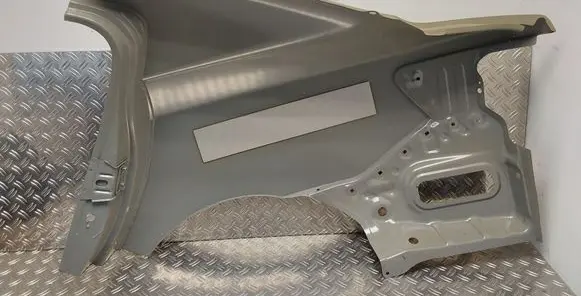 Toyota Avensis T270 Fender