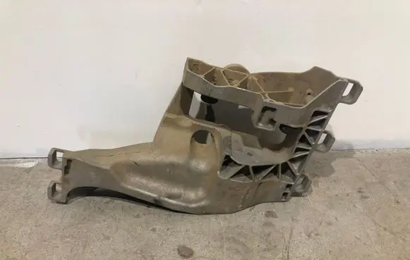 Land Rover Range Rover Velar Gearbox mounting bracket HX735060DD