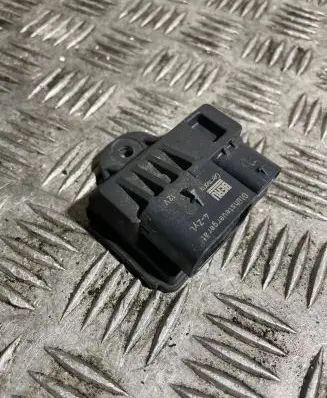 Glow plug pre-heat relay