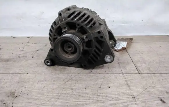 Audi A4 S4 B5 8D Generator/alternator