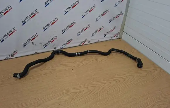 Engine coolant pipe/hose