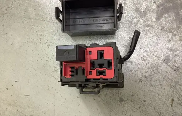 Volvo V70 Other relay 6G9T14B192AA