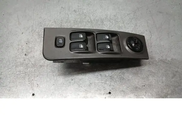 Hyundai Matrix Electric window control switch 9357017100
