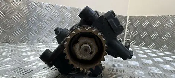 Renault Megane III Fuel injection high pressure pump 167008557R