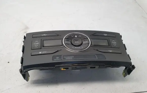 Toyota Auris 150 Climate control unit 5590012A30B 6L060A9
