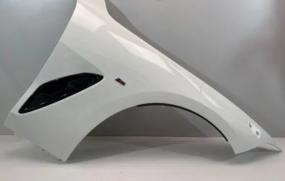 BMW 8 G16 Fender