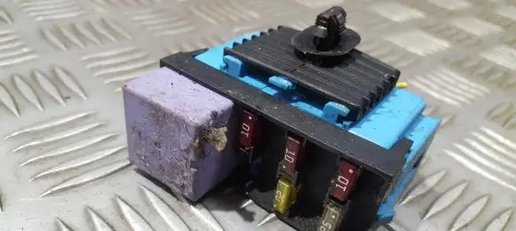 Renault Scenic II - Grand scenic II Other relay 7703597202