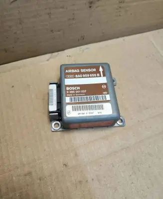 Audi A4 S4 B5 8D Airbag control unit/module 8A0959655B 0285001037