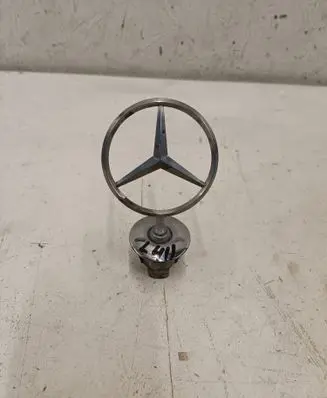 Mercedes-Benz E W212 Manufacturer badge logo/emblem