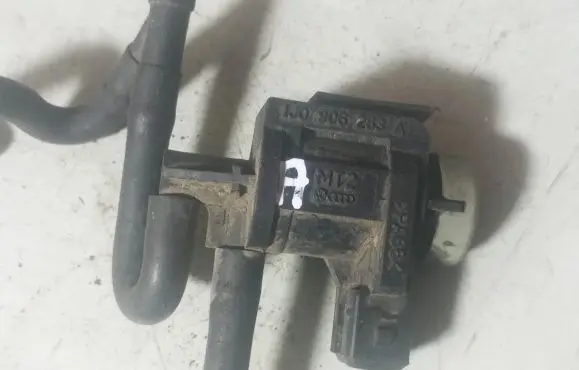 Volkswagen PASSAT B6 Turbo solenoid valve 1J0906283A