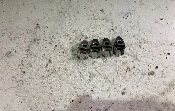 Volvo V40 Fuel Injector clamp holder