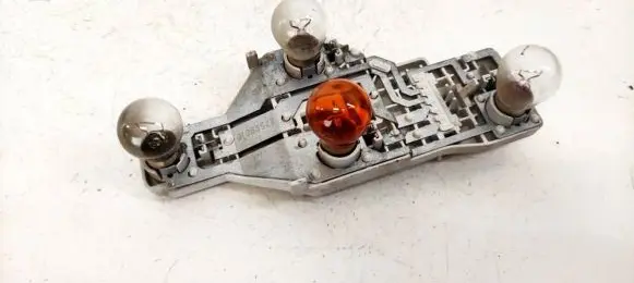 Skoda Octavia Mk2 (1Z) Tail light bulb cover holder 1Z9945257 27592102