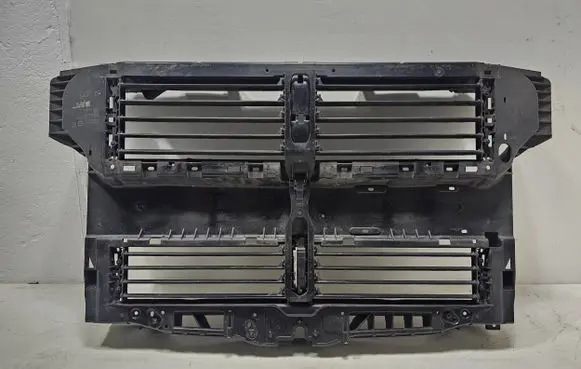 Ford Focus Intercooler air guide/duct channel JX68A16E146B