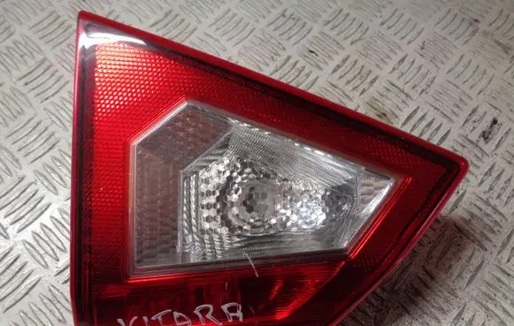 Suzuki Vitara (LY) Tailgate rear/tail lights 13218097