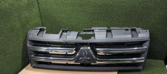 Mitsubishi Pajero Front grill 7450A150 7450A266