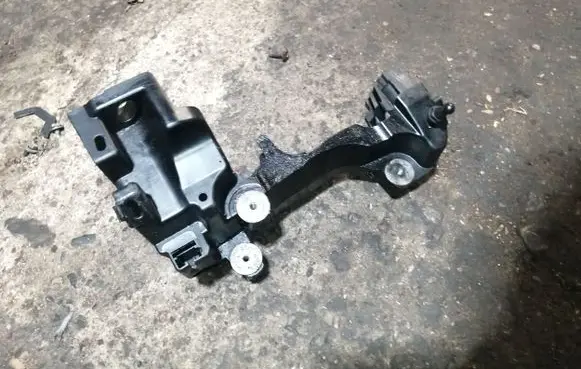 Ford Focus Other engine bay part 9674482280