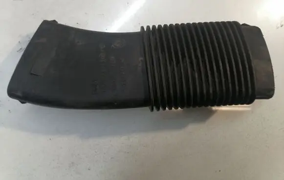 BMW X3 F25 Air intake hose/pipe 7811018