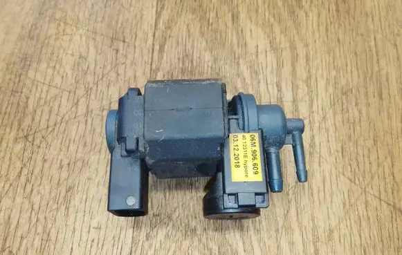 Porsche Macan (95B) Vacuum valve 06M906609