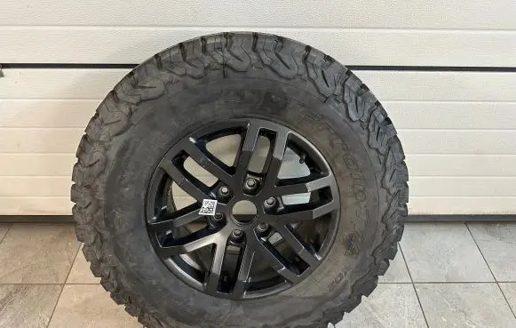 Ford Ranger R17 spare wheel 