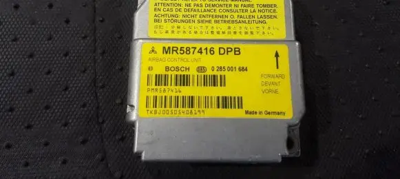Mitsubishi Colt Airbag control unit/module 0285001684