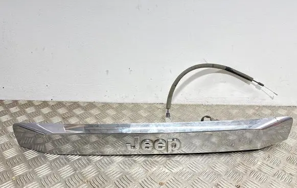 Jeep Cherokee IV KK Trunk door license plate light bar 57010158