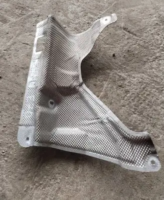 BMW X5 E70 Heat shield in engine bay 7185028