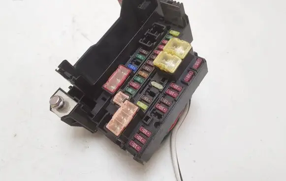 Lexus CT 200H Fuse module