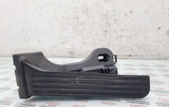 Volkswagen Touran I Accelerator throttle pedal 1T1723503H
