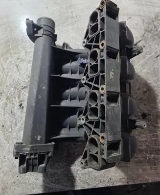 Mercedes-Benz Vito Viano W638 Intake manifold 611090