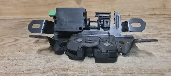 Volvo C70 Tailgate/trunk/boot lock/catch/latch 30784739