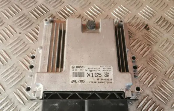 KIA Carens III Engine control unit/module 391502A525