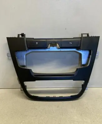 Radio/GPS head unit trim
