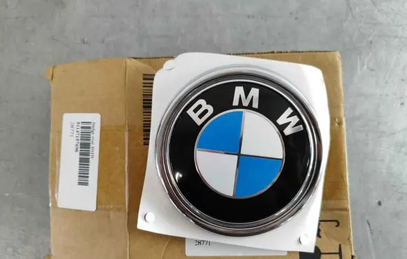 BMW X5 E70 Manufacturer badge logo/emblem 51147157696 7157696