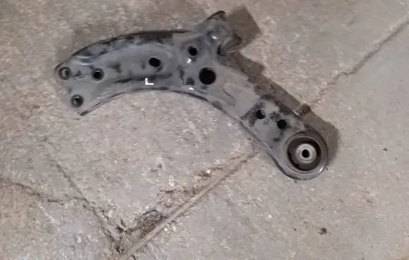 MG ZS Front control arm 10252196