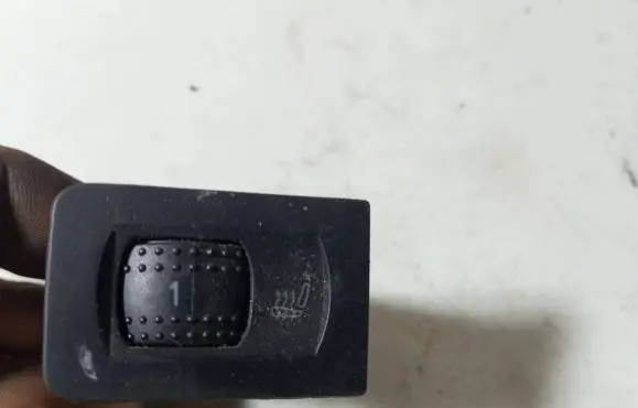 Volkswagen Golf IV Seat heating switch 1J0962563B