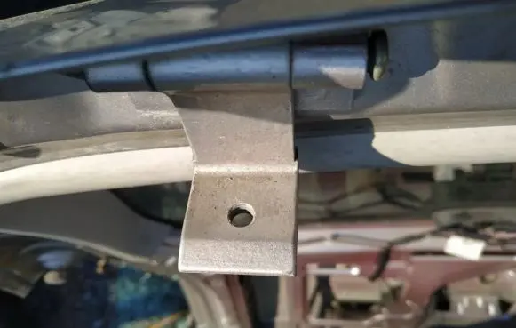 Opel Zafira A Tailgate/trunk/boot hinge