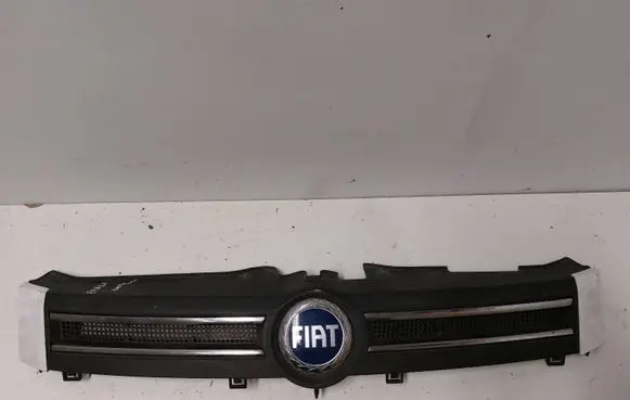 Fiat Panda II Front bumper upper radiator grill 735353899