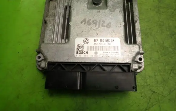 Volkswagen PASSAT B6 Engine control unit/module ECU
