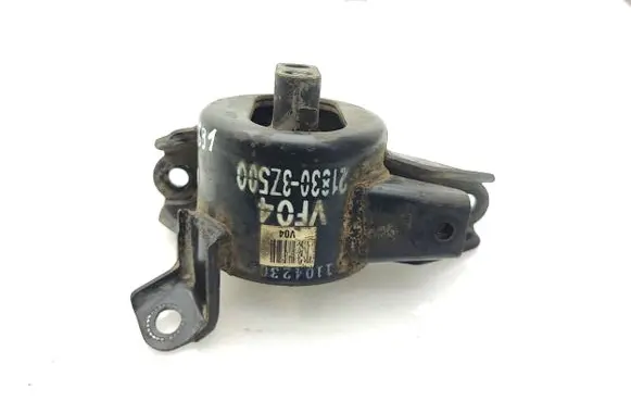 Hyundai i40 Engine mount bracket 218303Z500 11042304