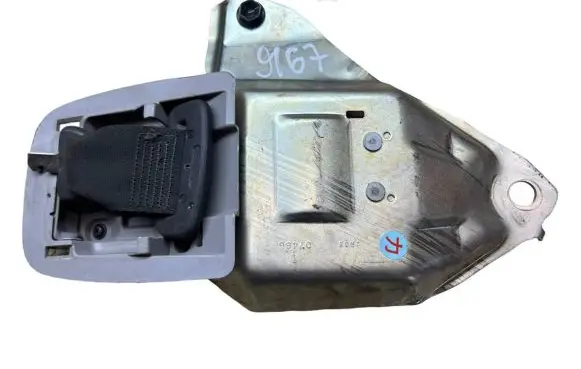 Toyota RAV 4 (XA30) Middle seatbelt (rear) G091801