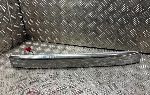 Nissan X-Trail T30 Trunk door license plate light bar 