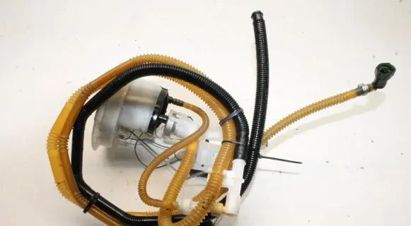BMW 1 E82 E88 Fuel injection high pressure pump 6766919