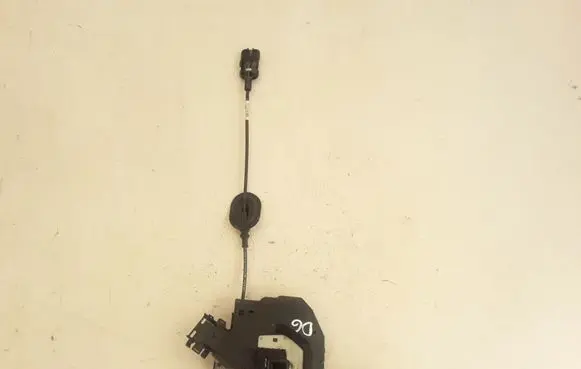 Renault Fluence Rear door lock