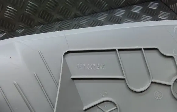 Skoda Octavia Mk4 (D)pillar trim (top) 5E7867245