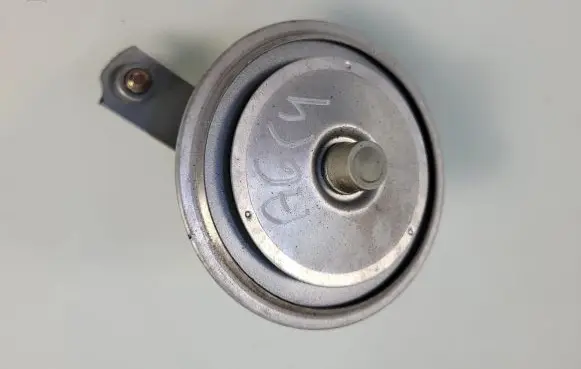 Audi A6 S6 C4 4A Horn signal 4A0951113
