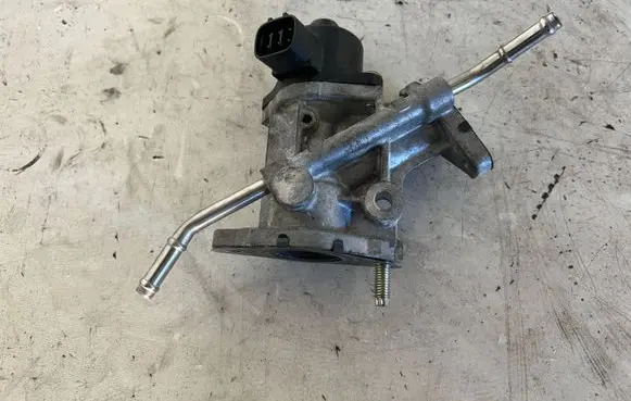 Toyota Prius (XW50) EGR valve 2562037140