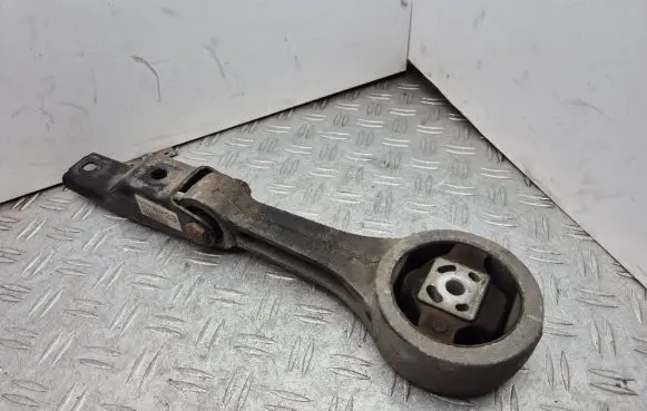 Skoda Fabia Mk2 (5J) Engine mount bracket 6Q0199851AR 6Q0199851
