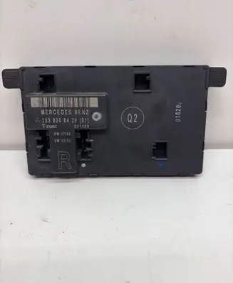 Mercedes-Benz C W203 Door control unit/module 2038206426 351320