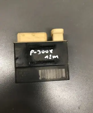Peugeot 3008 I Glow plug pre-heat relay 9662570880 018010953